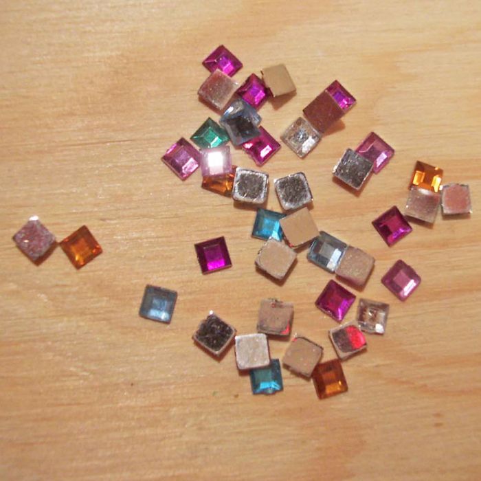 Schmucksteine quadratisch