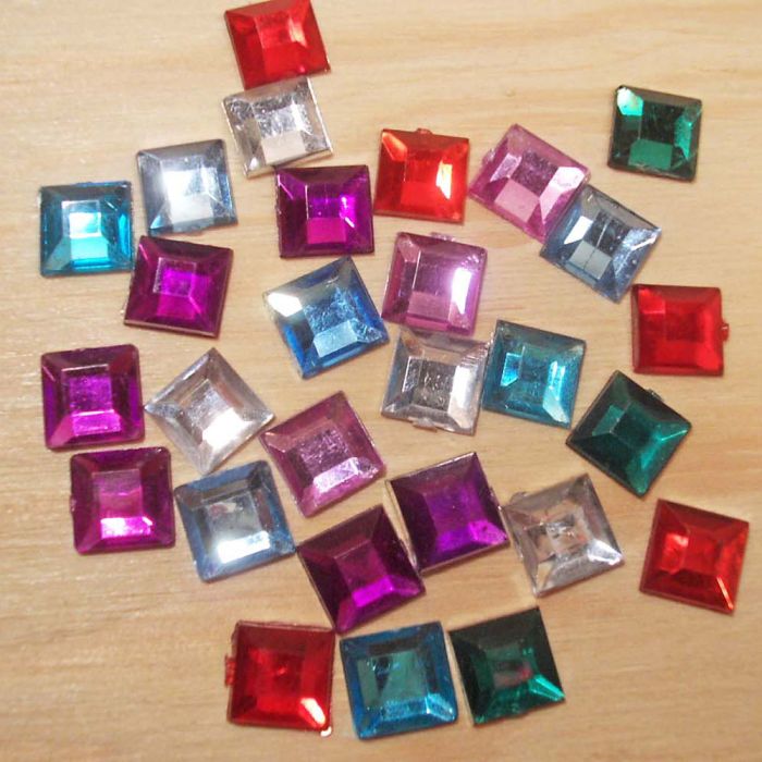 Schmucksteine quadratisch