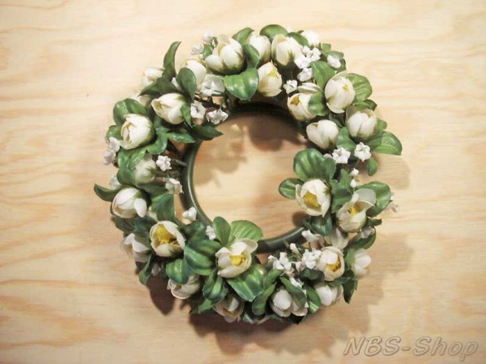 Kranz mit Blumenknospen
