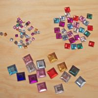 Schmucksteine quadratisch